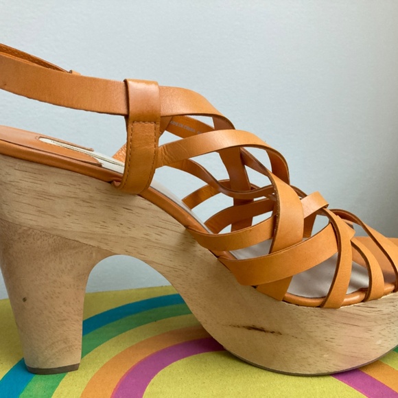 Max Studio Orange Strappy Wood Platform Sandals, Size 9 - Picture 4 of 7